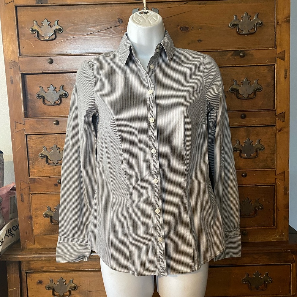 (A220)Woman’s Fitted Blouse Navy and White Stripes XS The Limited FINAL SALE